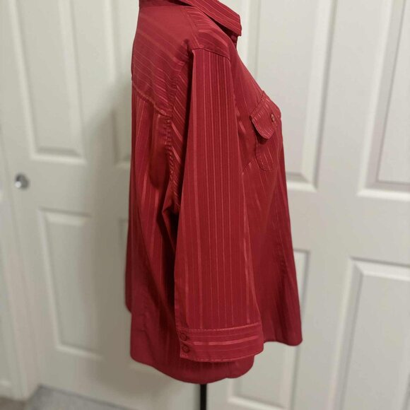 Women's Like New Red Button-Down Blouse with Stripes & QTR-Sleeved with Pockets - Picture 3 of 4